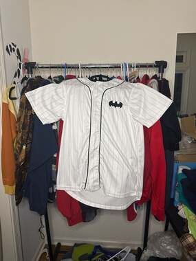 Batman DC Comics White Pinstripe Baseball Jersey Size Large
